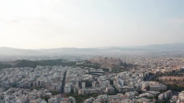 Akropolis 'in, Atina' nın, Yunanistan 'ın hava manzarası. Geniş açılı bebek geri.
