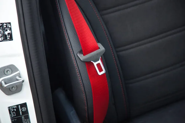 Cinturão Segurança Vermelho Carro Luxuoso — Fotografia de Stock