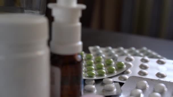 Çeşitli Tabletler Kapsüller Şırıngalar Reçeteli Ilaçlar Reçeteli Tedaviler Evde Kendi — Stok video