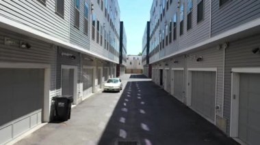 Üst sınıf konut binalarının hava fotoğrafları. Apartman blokları. Gündüz vakti apartmanın dışında. .