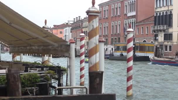 Venedig Italien Blick Von Der Rialto Brücke Auf Den Canal — Stockvideo