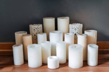 Şenlikli bir etkinlik için şenlikli iç dekorasyon. Odanın güzel dekorasyonu.