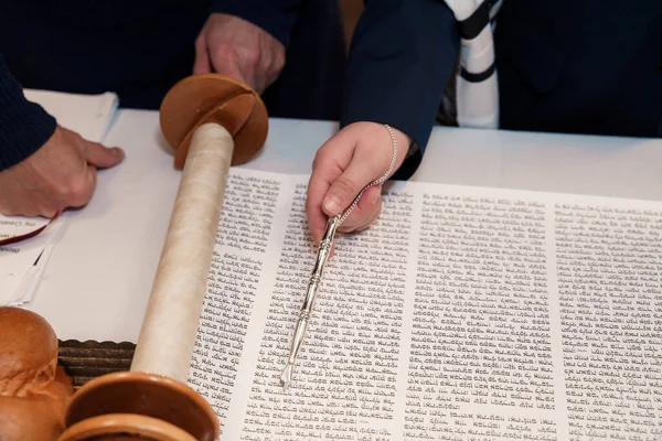 Bar Mitswa Een Ceremonie Voor Een Tiener Jongen — Stockfoto