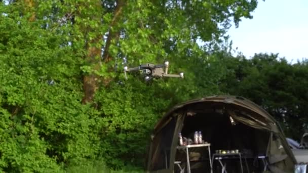 Drone Een Dicht Bos Voorbereiding Van Video Fotoshoot Van Het — Stockvideo