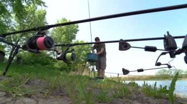 4 bin. Balıkçılık için yemi uzak mesafeden at. Tatilden ve en sevdiğin hobiden iyi bir sonuç alıyorsun..