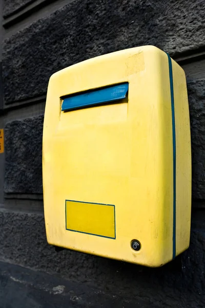 Yellow Mail Box Hanging Wall — Stock Photo, Image