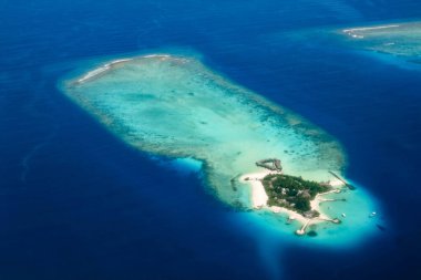 Maldivler adanın havadan görüntüsü