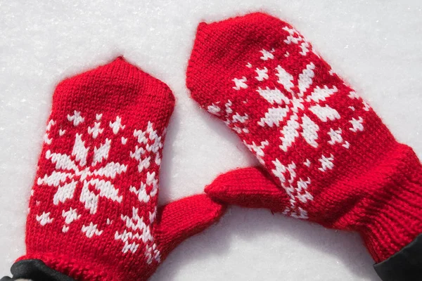 Hands Mittens Snow — Stock Photo, Image