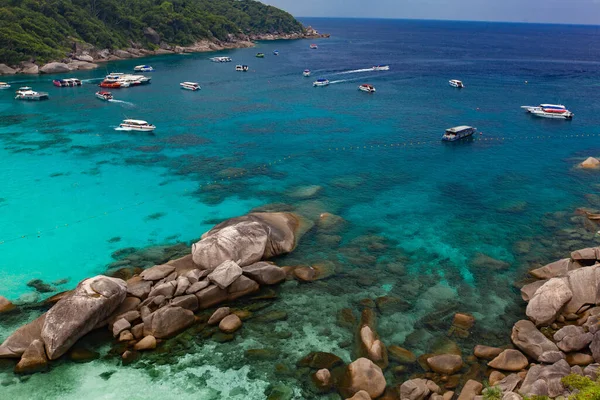 Similan adalarının güzel mavi gölü