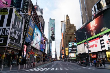 - Manhattan. New York / ABD - 26 Mart 2020: Covid-19 salgını sırasında New York 'un boş sokakları 42.