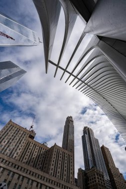 New York City, New York / ABD - 2 Nisan 2020: New York City 'de salgın sırasında turistler olmadan boş Times Meydanı
