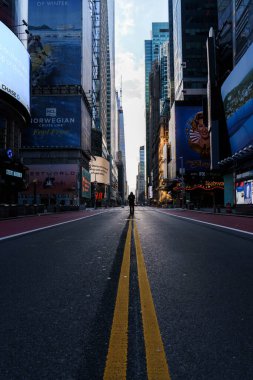 - Manhattan. New York / ABD - 26 Mart 2020: Covid-19 salgını sırasında New York 'un boş sokakları 42.