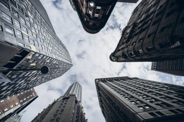 New York City, New York / ABD - 2 Nisan 2020: New York City 'de salgın sırasında turistler olmadan boş Times Meydanı