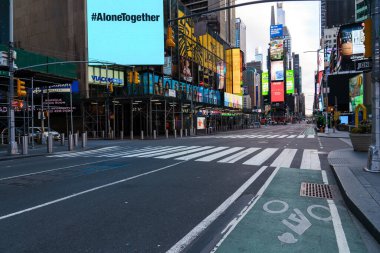 - Manhattan. New York / ABD - 26 Mart 2020: Covid-19 salgını sırasında New York 'un boş sokakları 42.