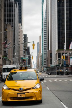 New York sokakları. Manhattan sokak manzarasının ayrıntıları. New York 'un yüksek binaları ve gökdelenleri. Manhattan sokakları. Endüstriyel şehir detayları. New York 'un boş sokakları. New York 'un eski kahverengi binaları. 