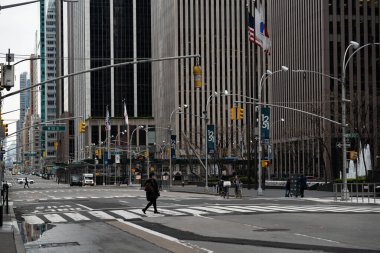 New York sokakları. Manhattan sokak manzarasının ayrıntıları. New York 'un yüksek binaları ve gökdelenleri. Manhattan sokakları. Endüstriyel şehir detayları. New York 'un boş sokakları. New York 'un eski kahverengi binaları. 
