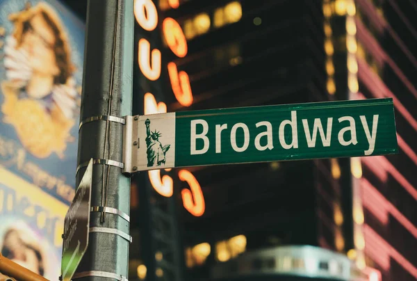 New York sokakları. Manhattan sokak manzarasının ayrıntıları. New York 'un yüksek binaları ve gökdelenleri. Manhattan sokakları. Endüstriyel şehir detayları. New York 'un boş sokakları. New York 'un eski kahverengi binaları. 