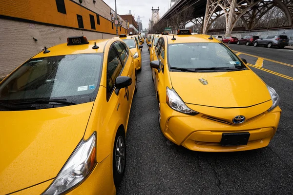 Nova York Nova York Eua Abril 2020 Muitos Carros Táxis — Fotografia de Stock