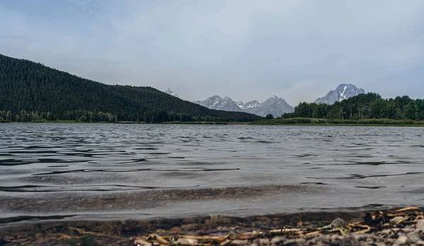 Beau Paysage Lac Avec Les Montagnes — Photo