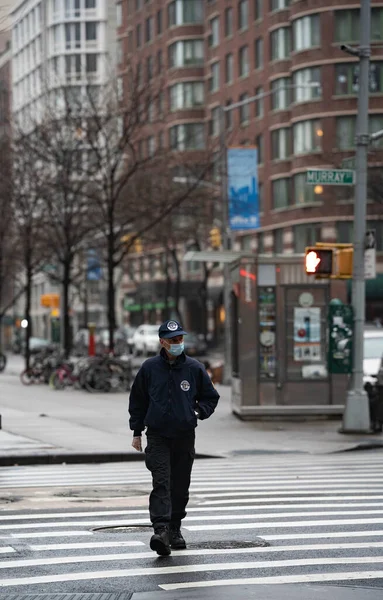 New York City New York Usa April 2020 Policeman Paramedic — Stock Photo, Image