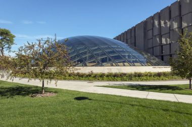 Chicago, Il - 20 Eylül 2015 - Joe ve Chicago Üniversitesi'nde Rika Mansueto kitaplığı