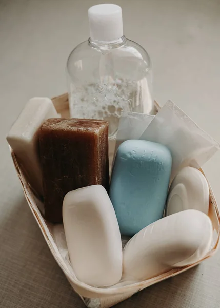 Sepet temizleyicileri. Sabunlu kutu. Her gün saflık. Ellerimizi sık sık sabunla yıkamalıyız.