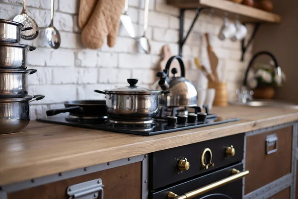 Imagen Muestra Interior Cocina Mesa Cocina Hay Ollas Hervidor Agua — Foto de Stock