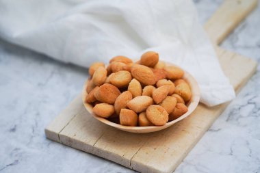 Endonezya kurabiyeleri, Biji Ketapang, Idul Fitri Kurabiyeleri