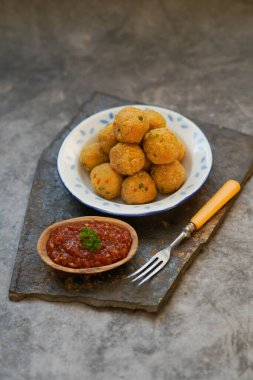 bakso tahu goreng / kızartılmış tofu topları vejetaryen yemekleri