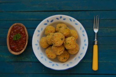 bakso tahu goreng / kızartılmış tofu topları vejetaryen yemekleri