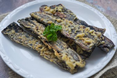 Kurutulmuş muz (satılık pisang)) 