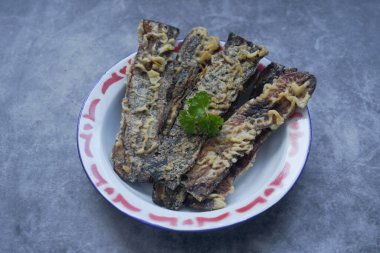 Kurutulmuş muz (satılık pisang)) 