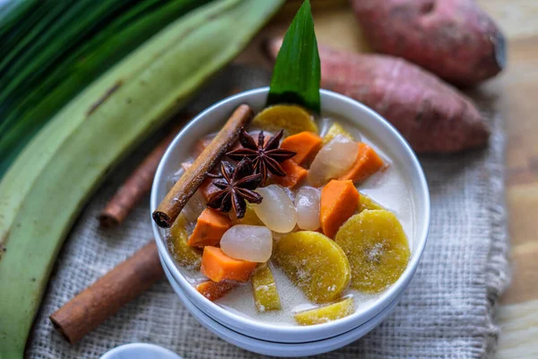 Indonesian Dessert Kolak Pisang Ubi Banana Sweet Potato Compote Made — Stock Photo, Image