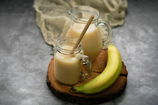 Homemade Fresh Banana Juice — Stock Photo, Image