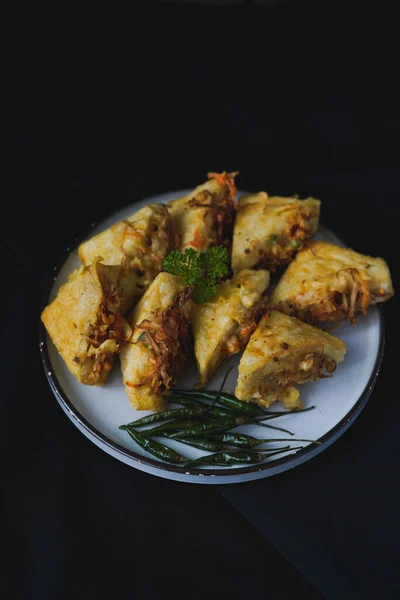 Tahu Isi Deep Fried Stuffed Tofu White Chopped Mix Vegetables — Stock Photo, Image