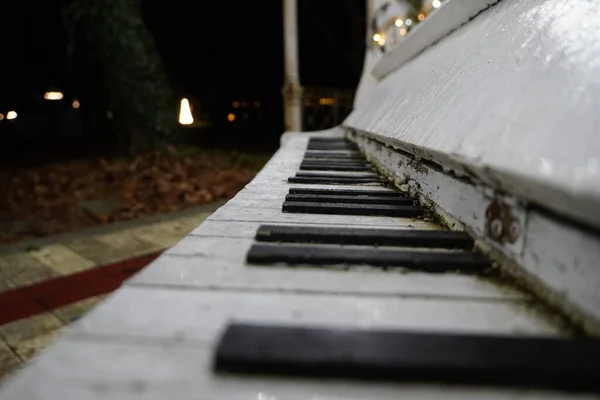 Old Piano Keyboard Background Selective Focus — Stock Photo, Image