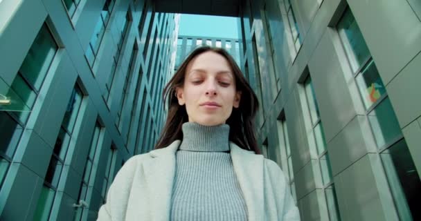 Woman Standing Business District — Stock Video
