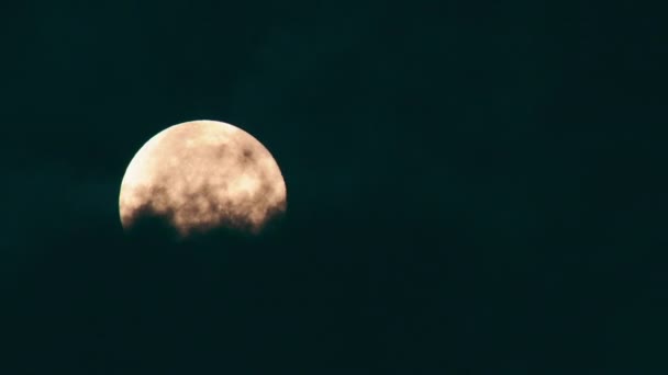 Pleine Lune Obscurcie Par Les Nuages Sombres — Video