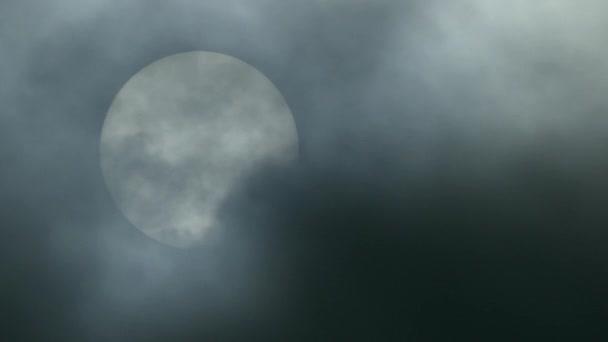 Nuvens Escuras Cobrindo Sol — Vídeo de Stock