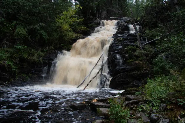 Vattenfall Sommarskogen — Stockfoto