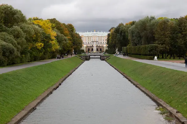 Schöner Sommerpark Spazierweg Poppark — Stockfoto