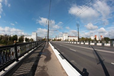Köprüde yol ve yaya yolu