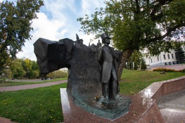 Belarus parkındaki anıt