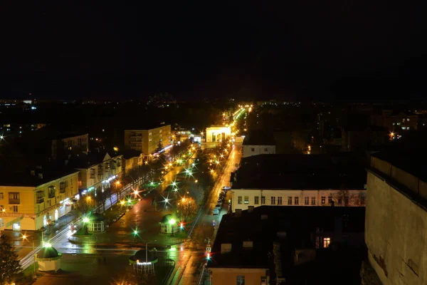 Gece şehir ışıkları yüksekten