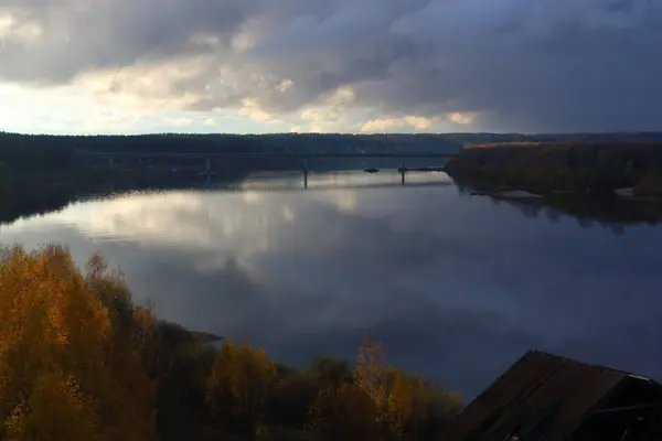 Rivierlandschap Tegen Lucht — Stockfoto