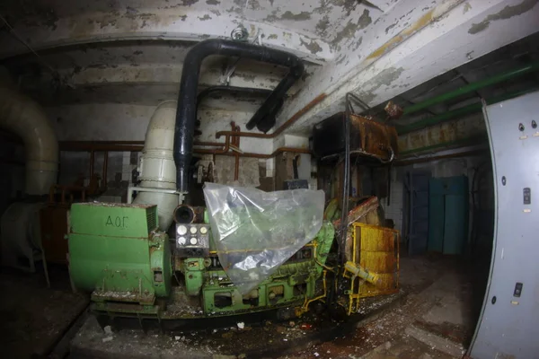 Generator Abandoned Bomb Shelter — Stock Photo, Image