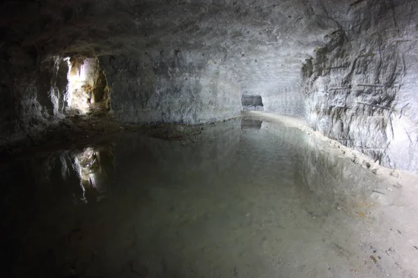 Konstgjorda Gångar Grottan — Stockfoto