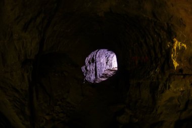 Kaya mağaralarında terk edilmiş tüneller