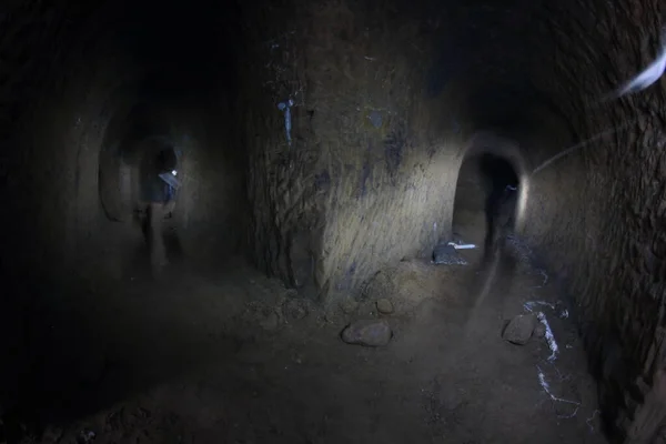 Dentro Velha Caverna Feita Pelo Homem — Fotografia de Stock