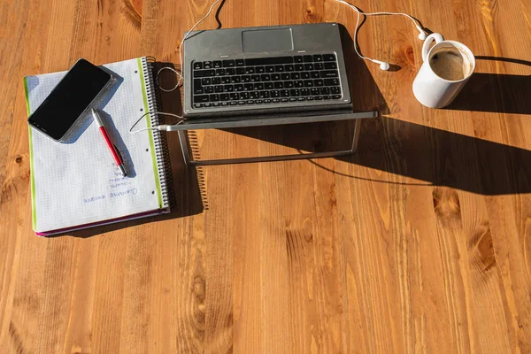 Evden iş, ev ofisi.